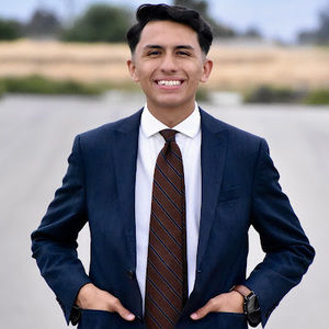 Meet your Posher, Gustavo a.